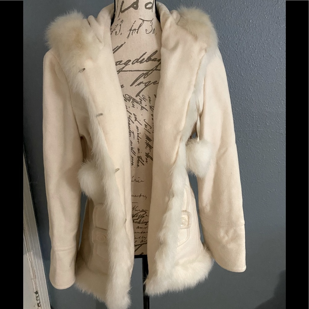 Peacoat cream color